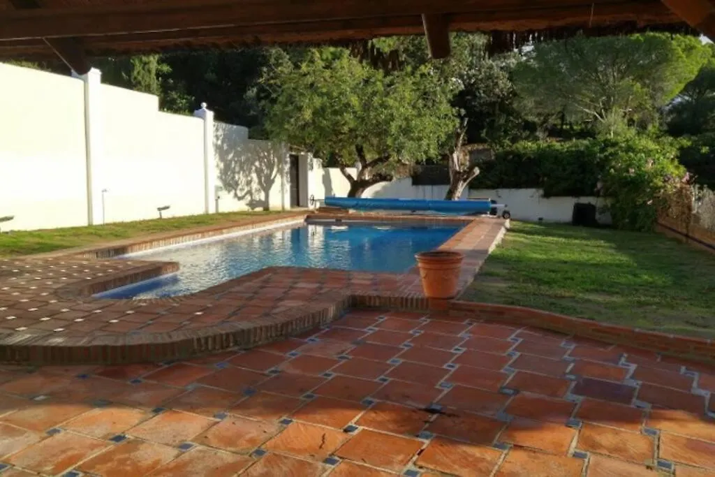 Amazing Villa To Rent At Estepona - Near Beaches
