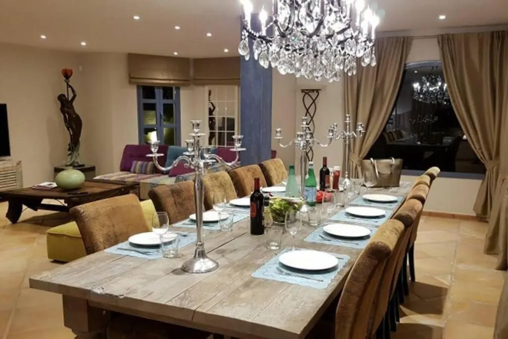 Amazing Villa To Rent At Estepona - Near Beaches